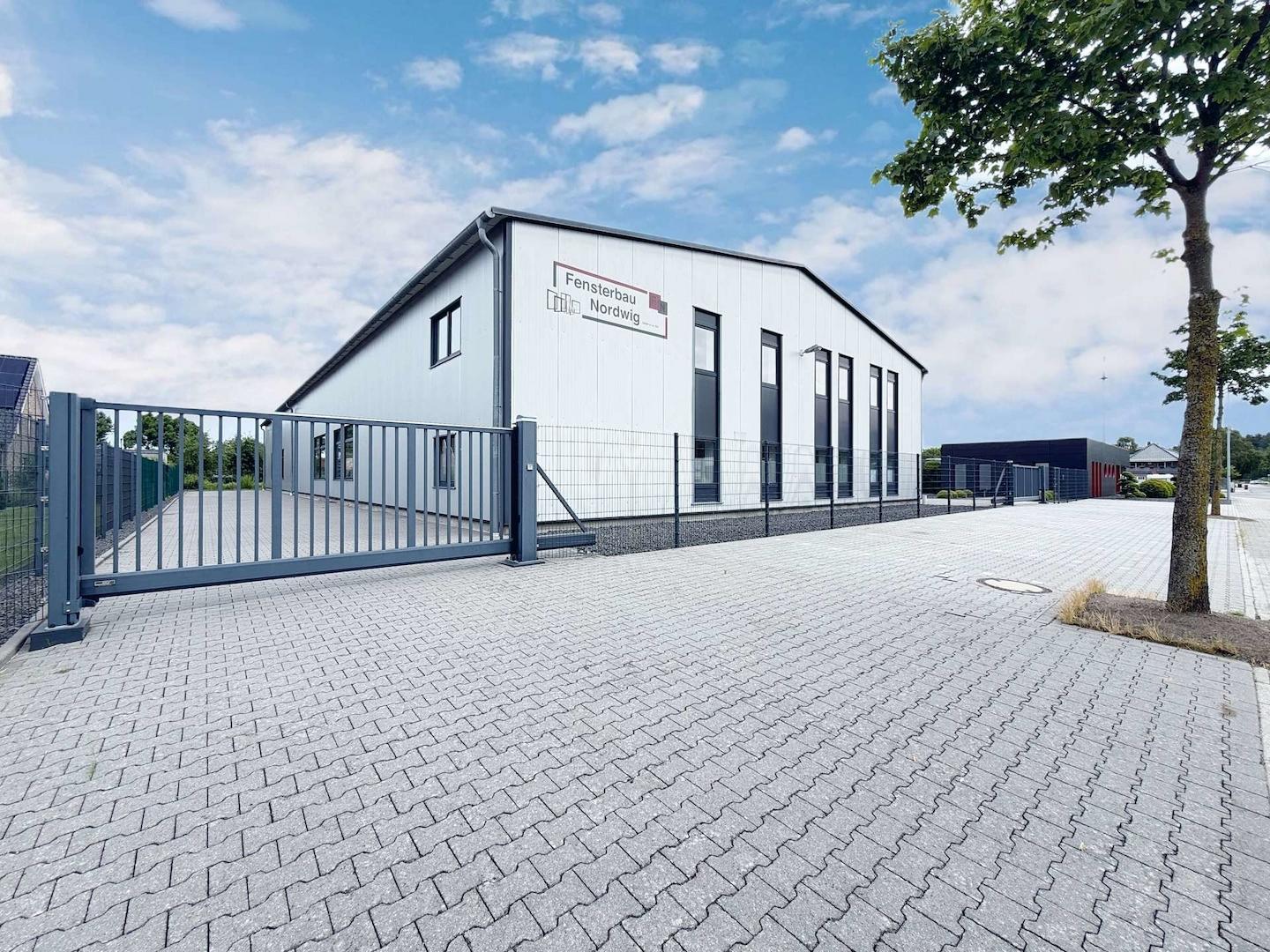 Produktionshalle - Südwestliche Zufahrt