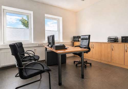 Büro Produktionshalle