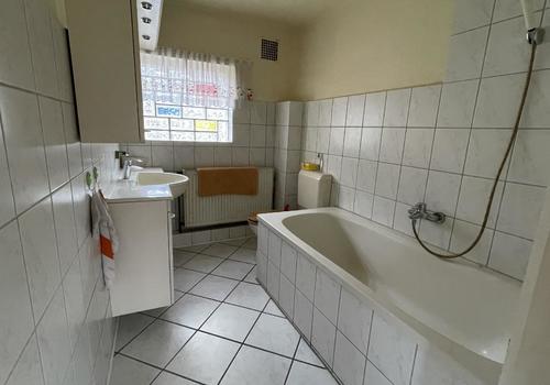 Haus 25a Bad