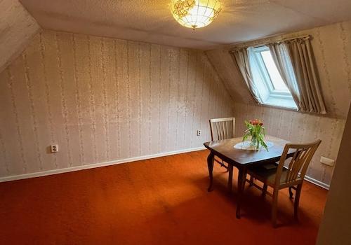 Haus 25b - Zimmer im Dachgeschoss