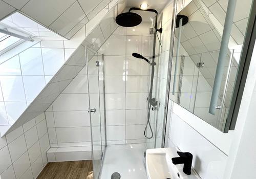 Weiteres Duschbad-WC