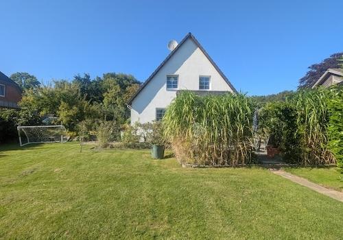 Ansicht auf das Haus vom Garten