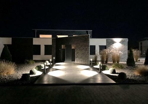 Abendansicht Wohnhaus