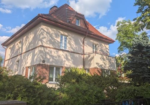 Vorderansicht Straße 1