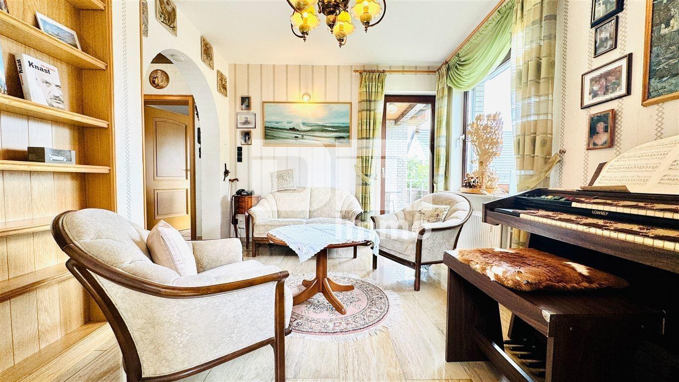 EG Essdiele / Zugang Balkon 2 Front