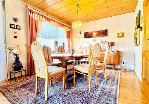 EG Wohn / Esszimmer / Zugang Balkon 1