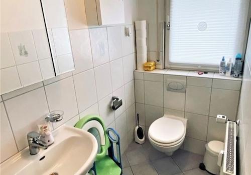 separates WC