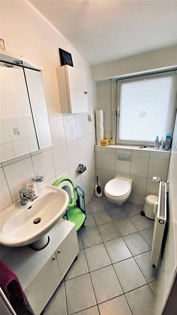 separates WC