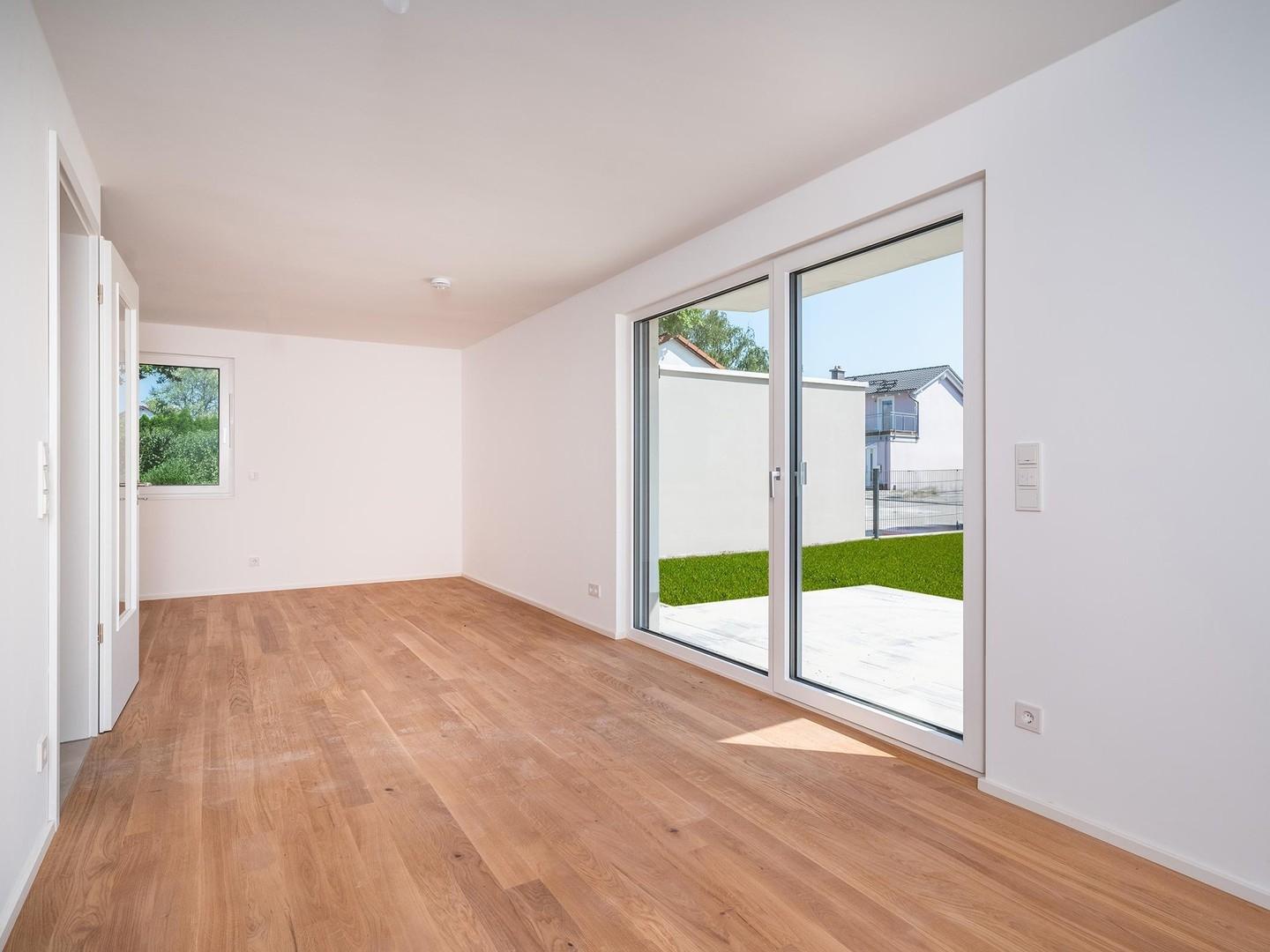 Wohnraum + Terrasse