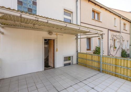 Terrasse mit Überdachung