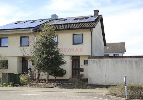 Vorderseite haus Nachbarn scharf