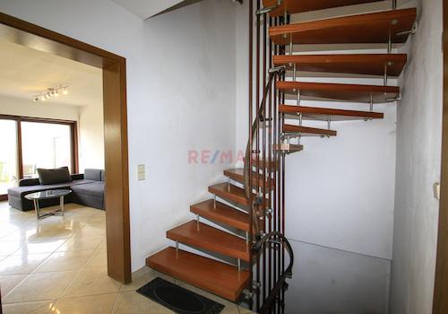 Wohnzimmer und Treppenhaus Eg