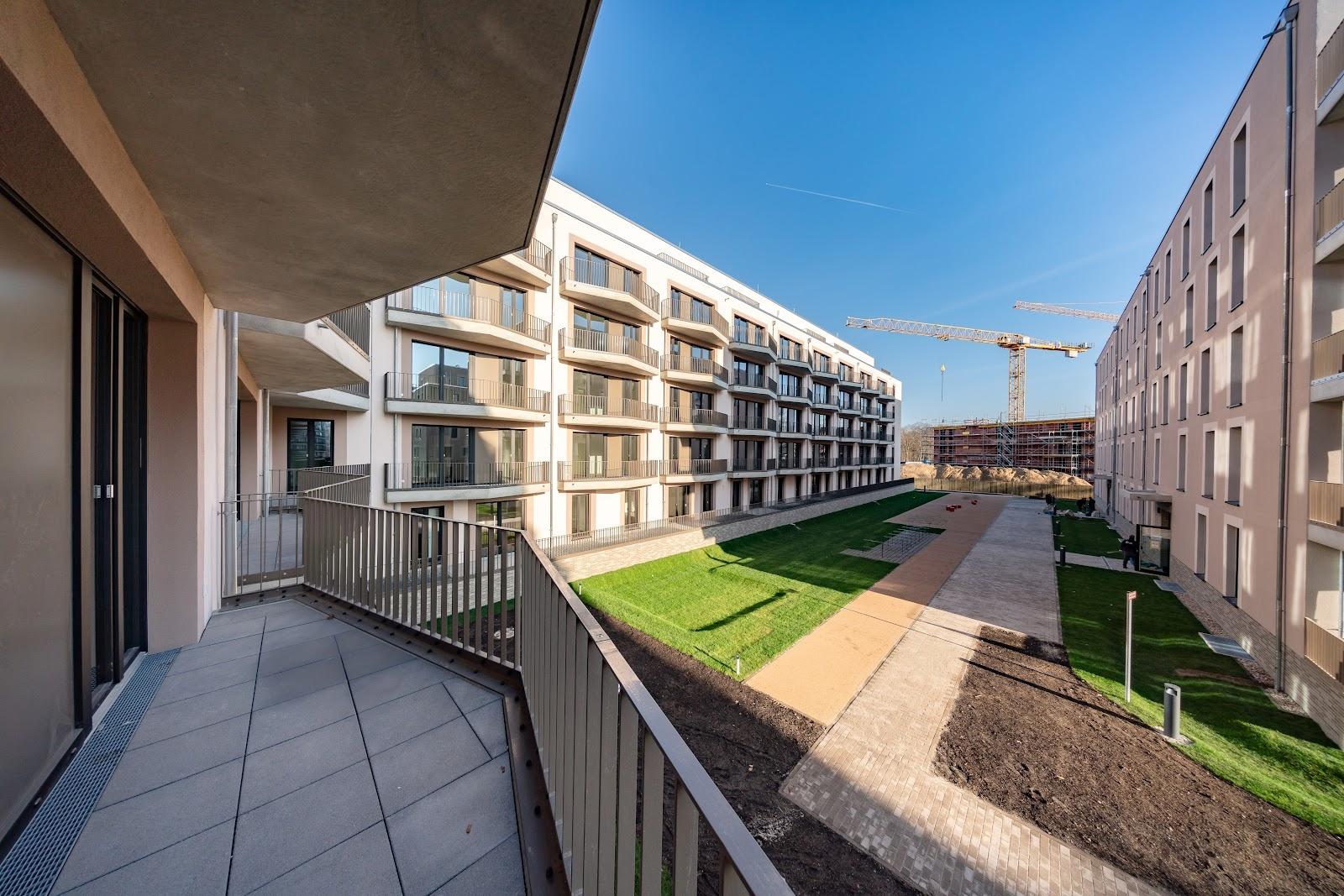 Balkon und Innenhof (Beispiel)