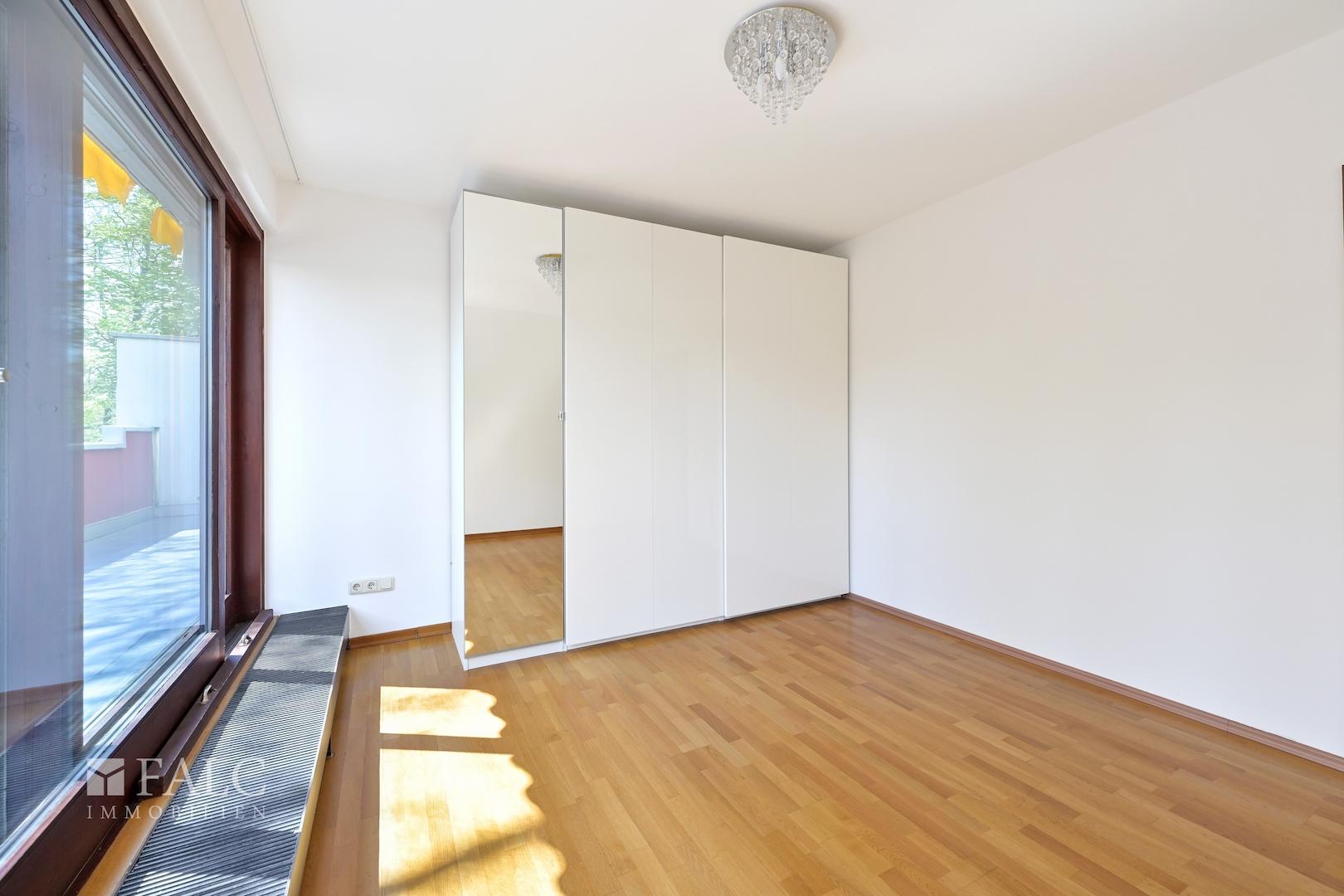 (Schlaf-)Zimmer 3 Blick Schrank