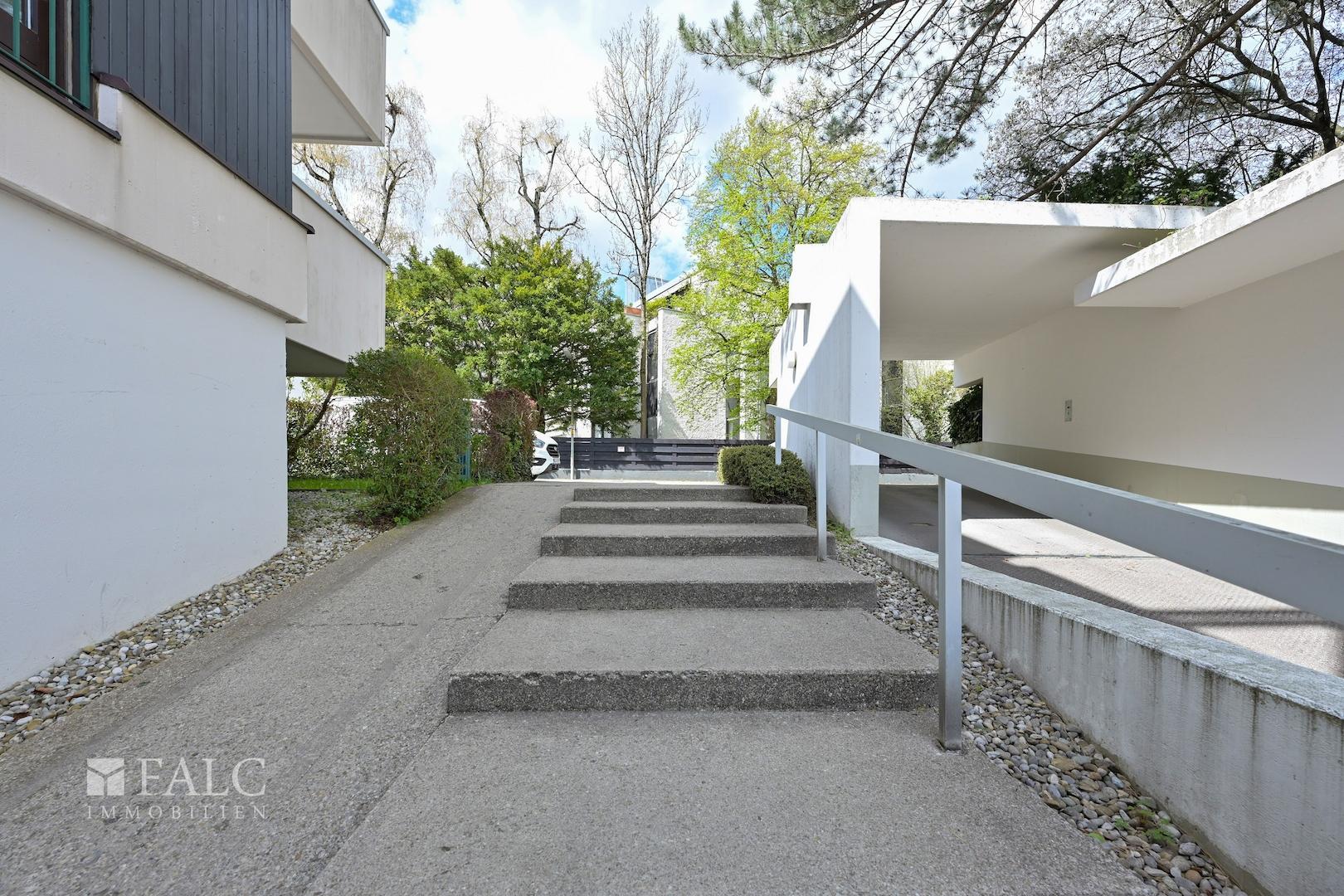Haus Eingangsbereich Blick Straße