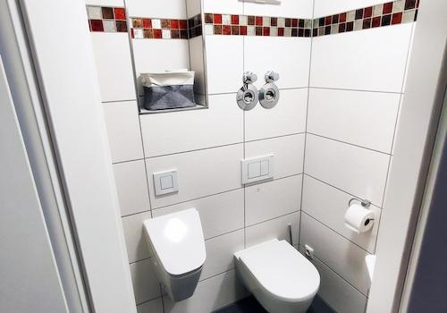 Gäste-WC mit Urinal
