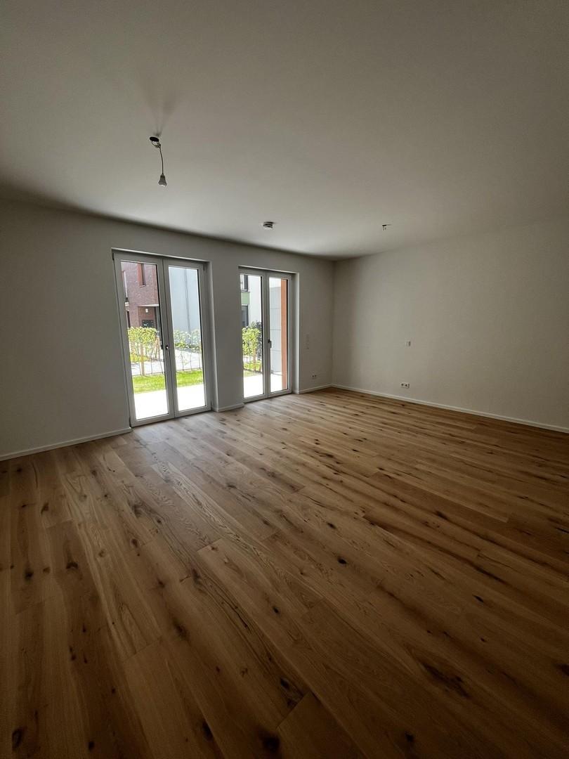 Wohnzimmer & Küche 