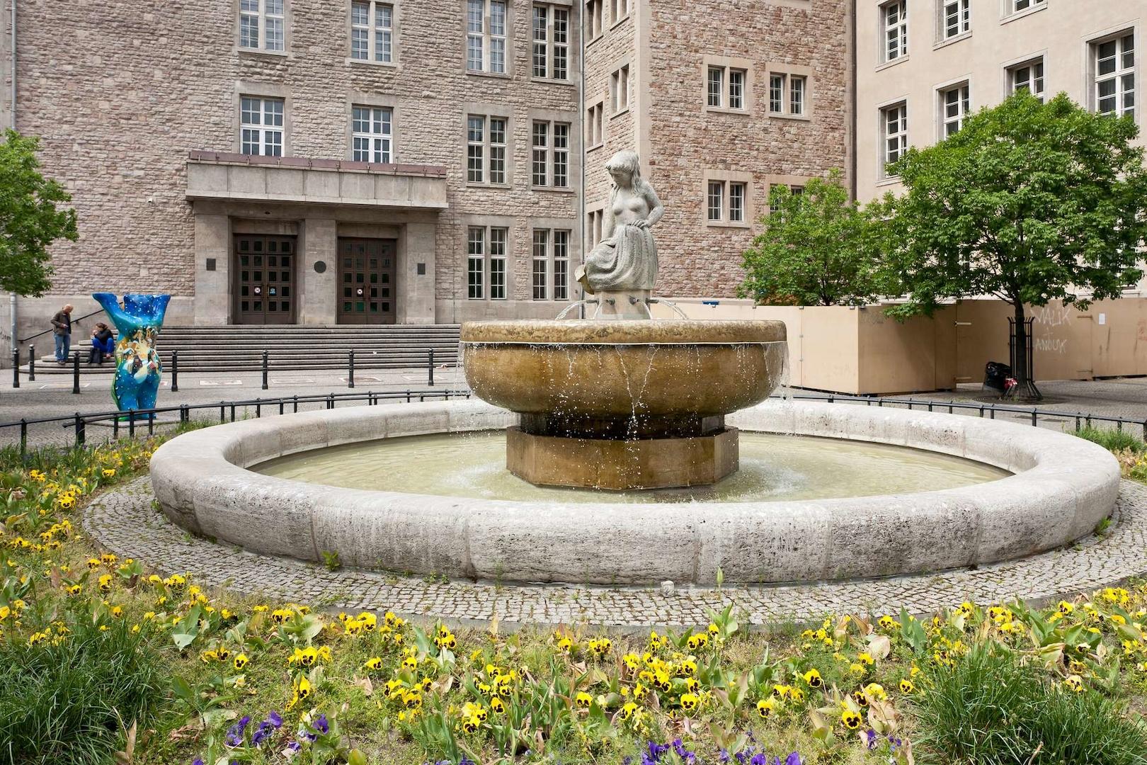 Rathaus-Brunnen Neukölln