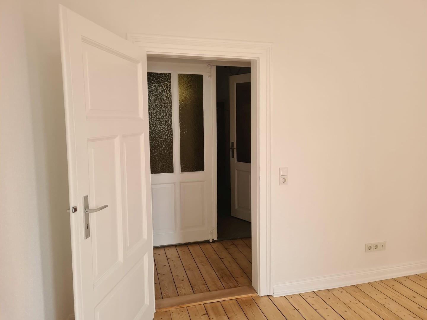 Blick in Flur / Wohnungstür
