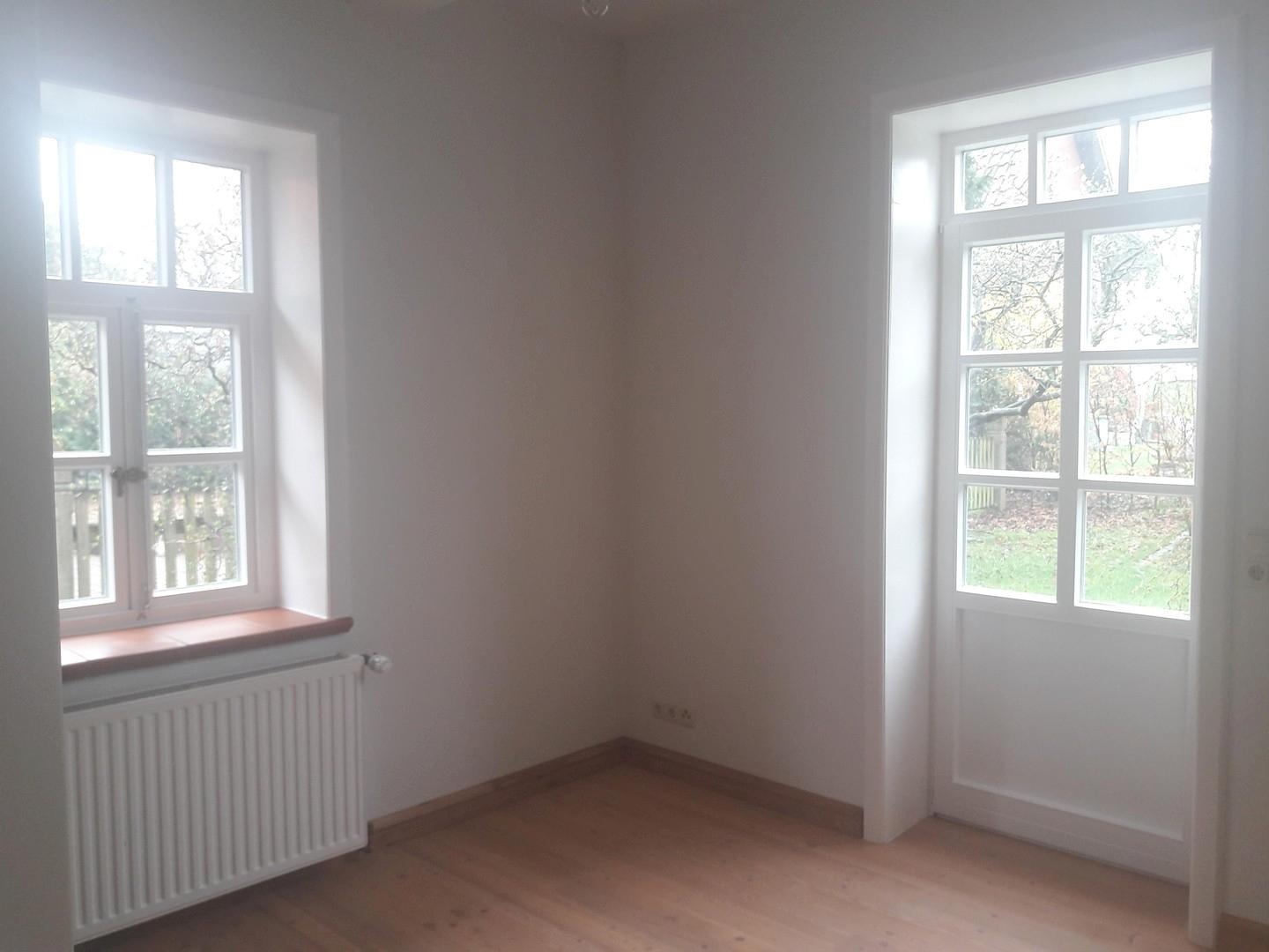 Zimmer EG mit Zugang zum Garte