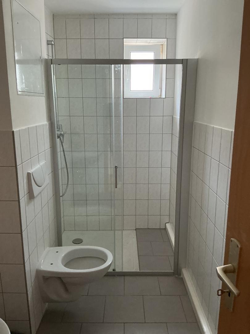 Tageslichtbad mit Dusche