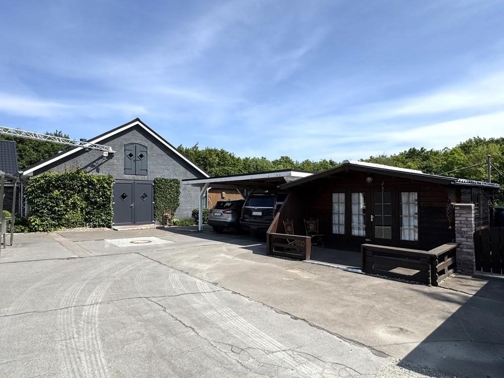 Innenhof/Carport u. Gartenhaus