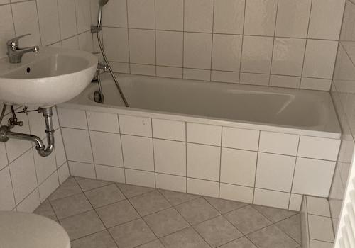Bad mit Wanne