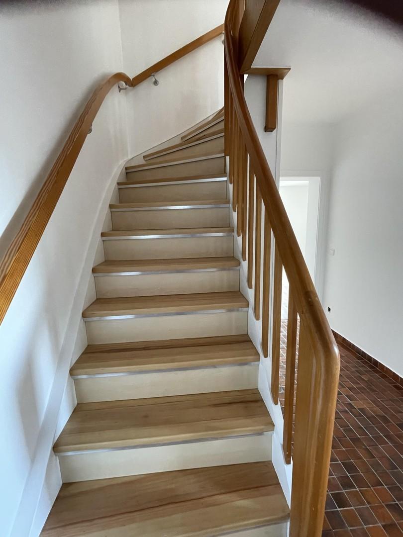 Treppe zum 1. Obergeschoß
