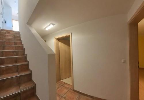 Treppe und Flur Keller