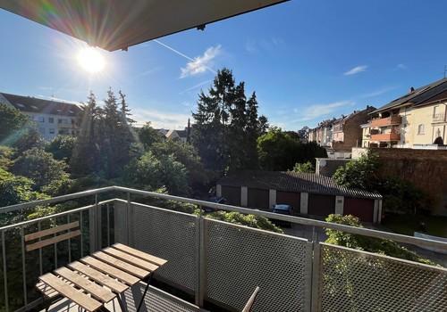 Balkon mit Grünblick