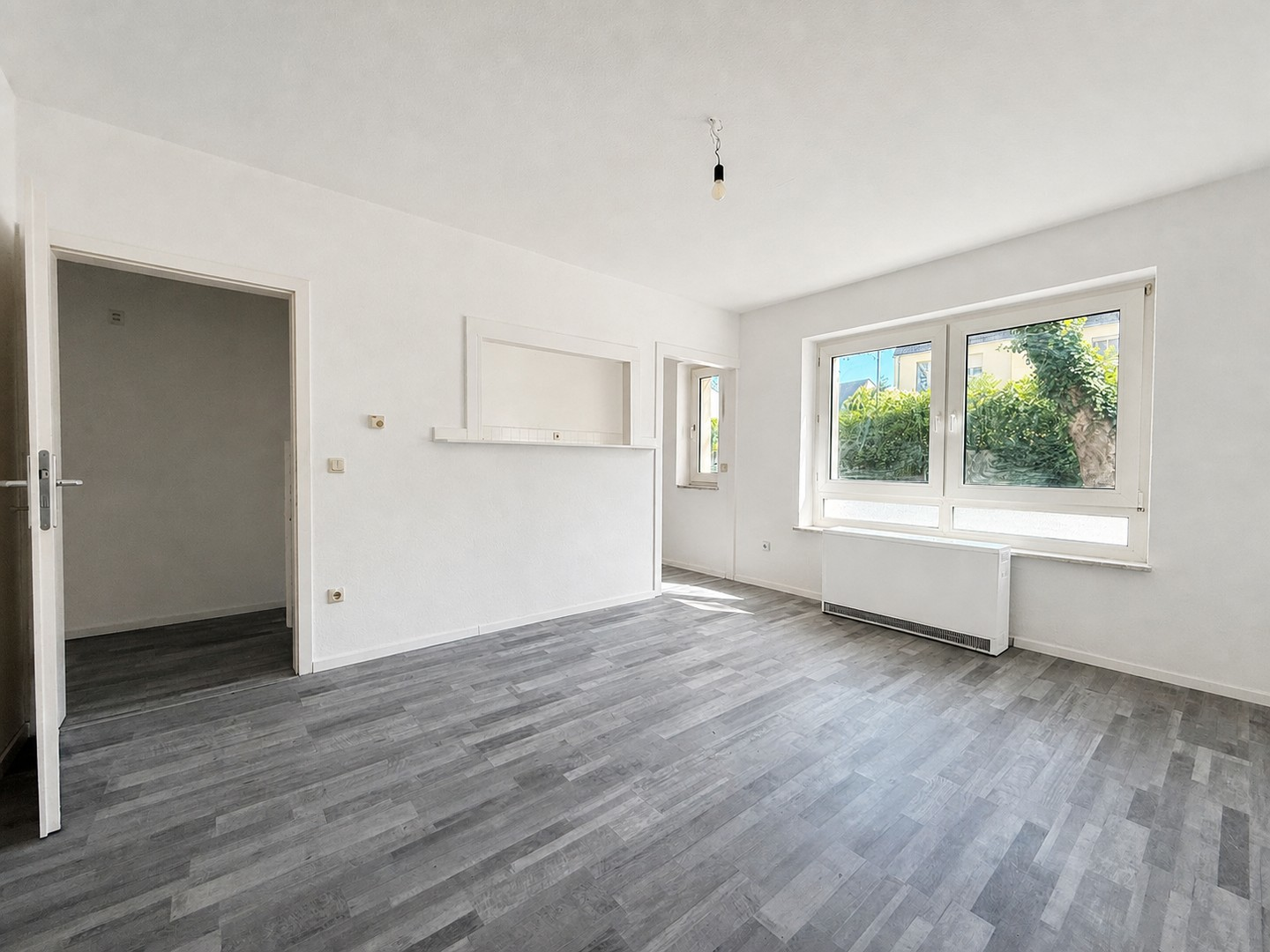 Zimmer 2 Blick zum Fenster