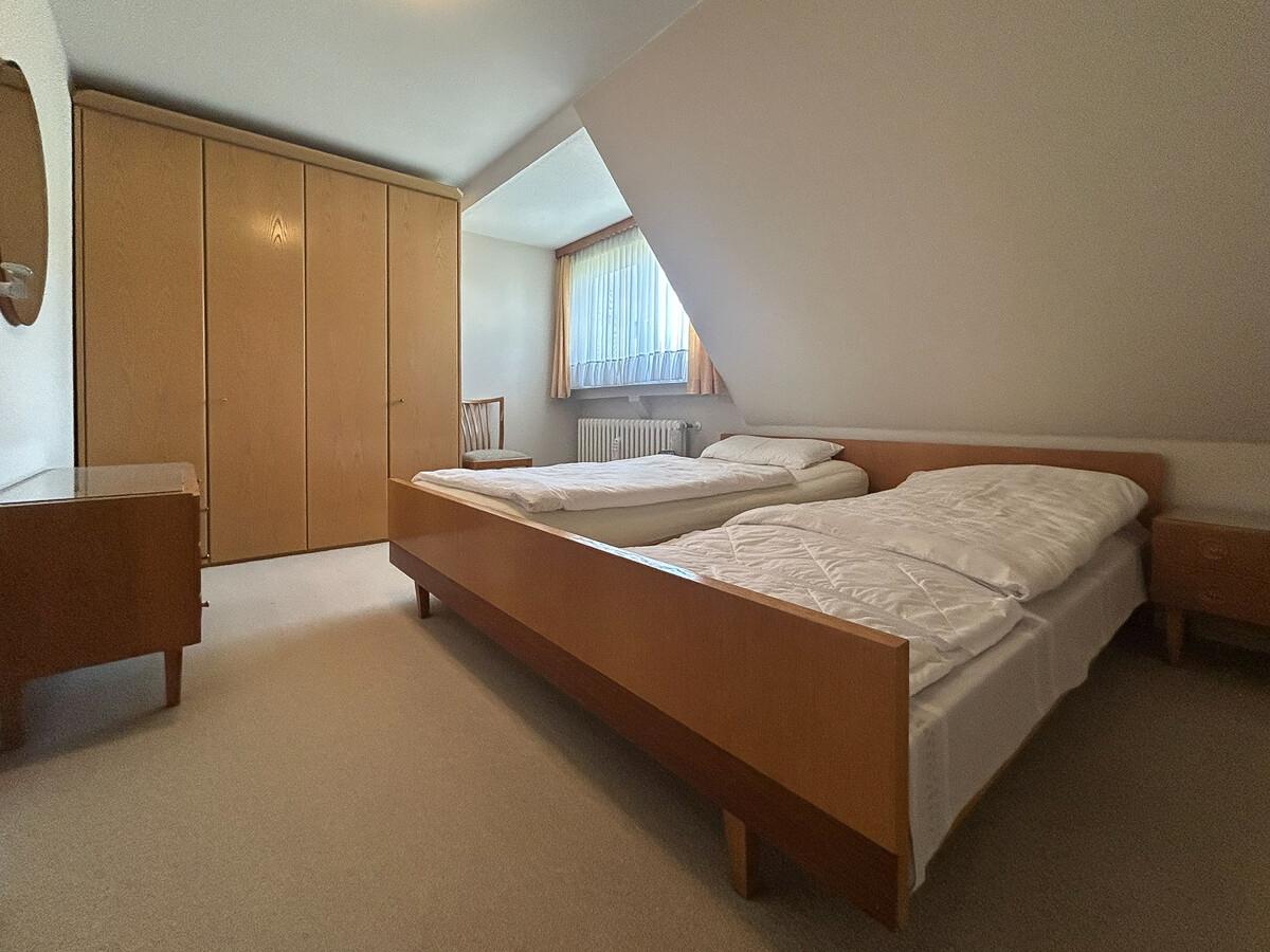 Großzügiges Schlafzimmer
