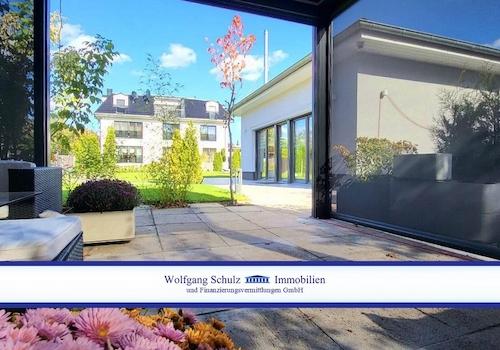 Blick aus dem Pavillon