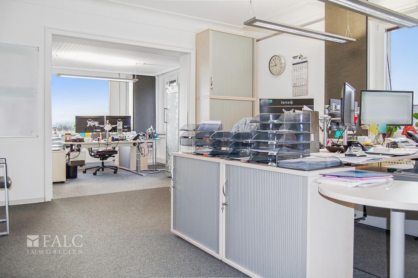Großes Büro vorne_1.OG