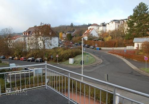 Balkonaussicht Straßenseite_1.OG