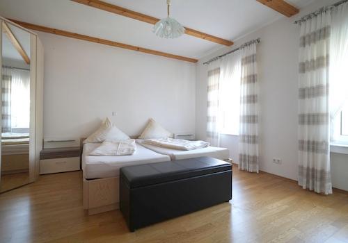 Schlafzimmer OG