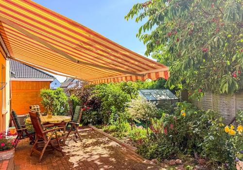 Terrasse mit Gartenblick
