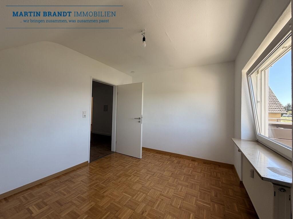 Schlafzimmer 1 mit Parkettboden