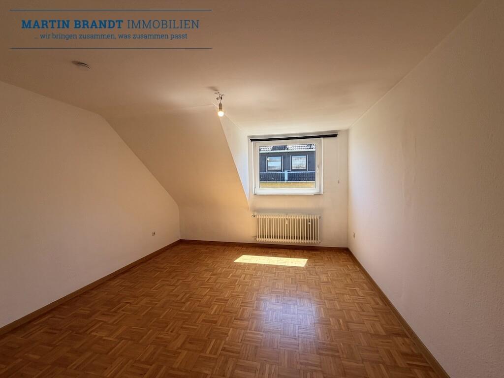 Schlafzimmer 2 mit Parkettboden