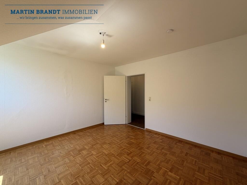 Schlafzimmer 2 mit Parkettboden