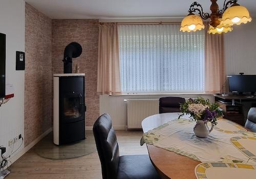 Wohnzimmer Wohnhaus mit Kamin