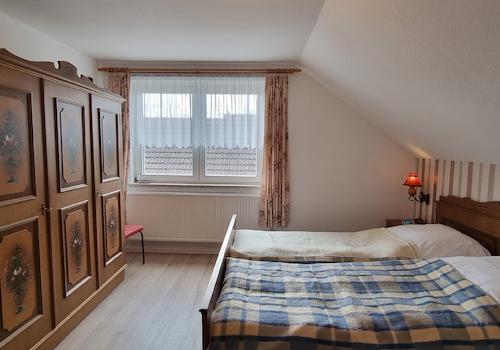 OG Schlafzimmer Wohnhaus