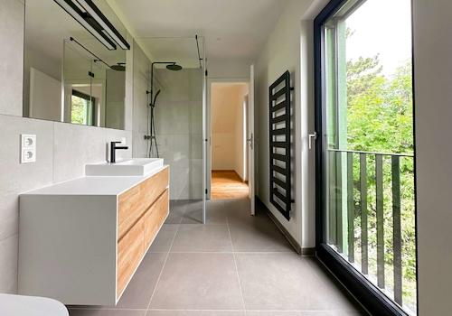 Tageslicht-Bad en suite