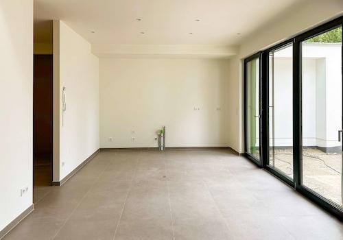 Küche mit Terrassenzugang