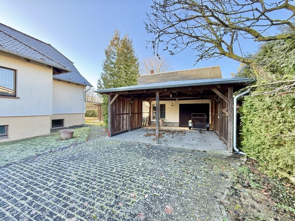 Carport & Garage