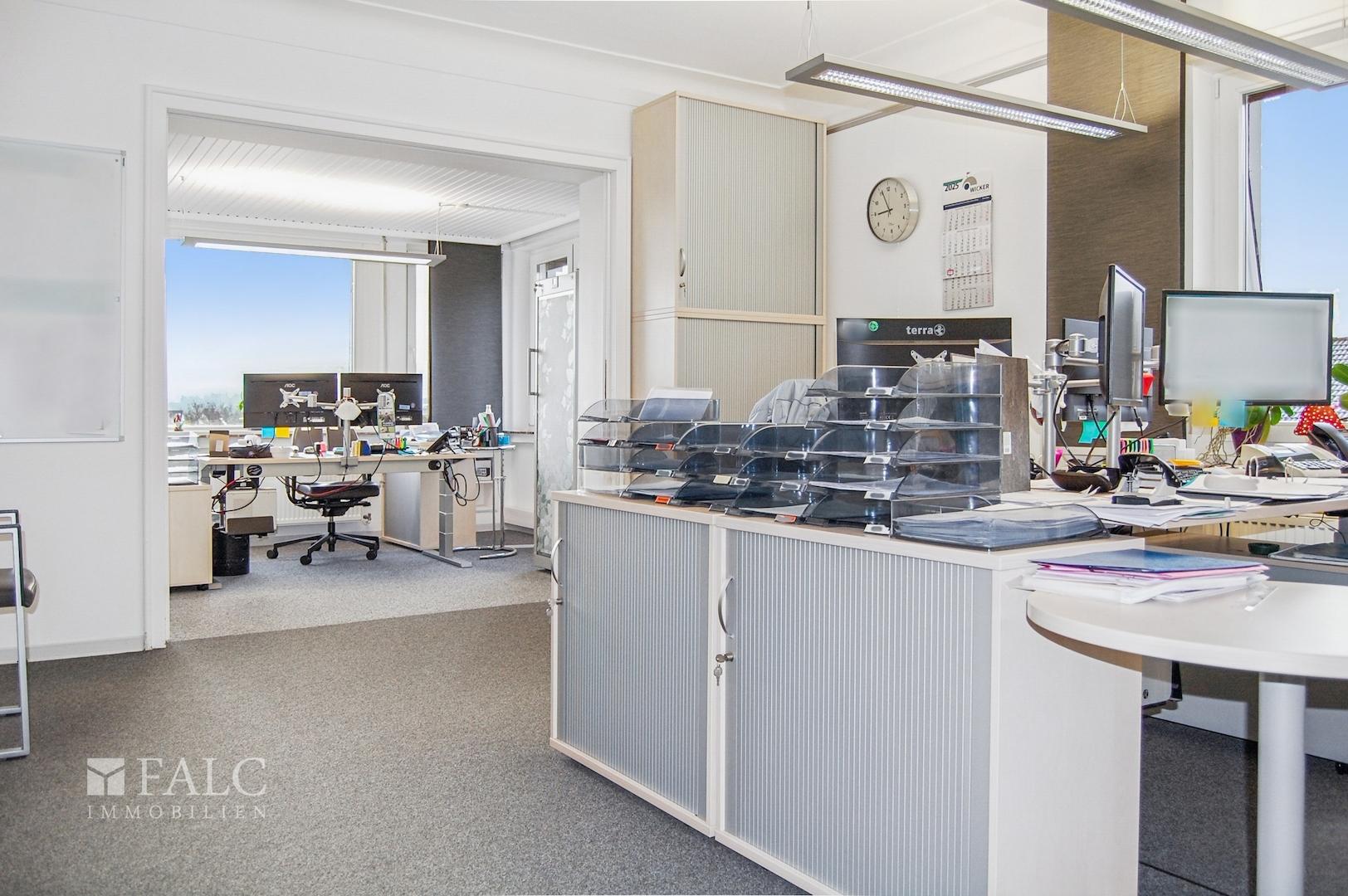Großes Büro vorne_1.OG