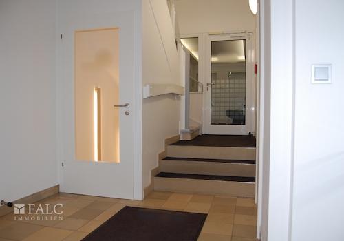 Treppenhaus Richtung EG und UG