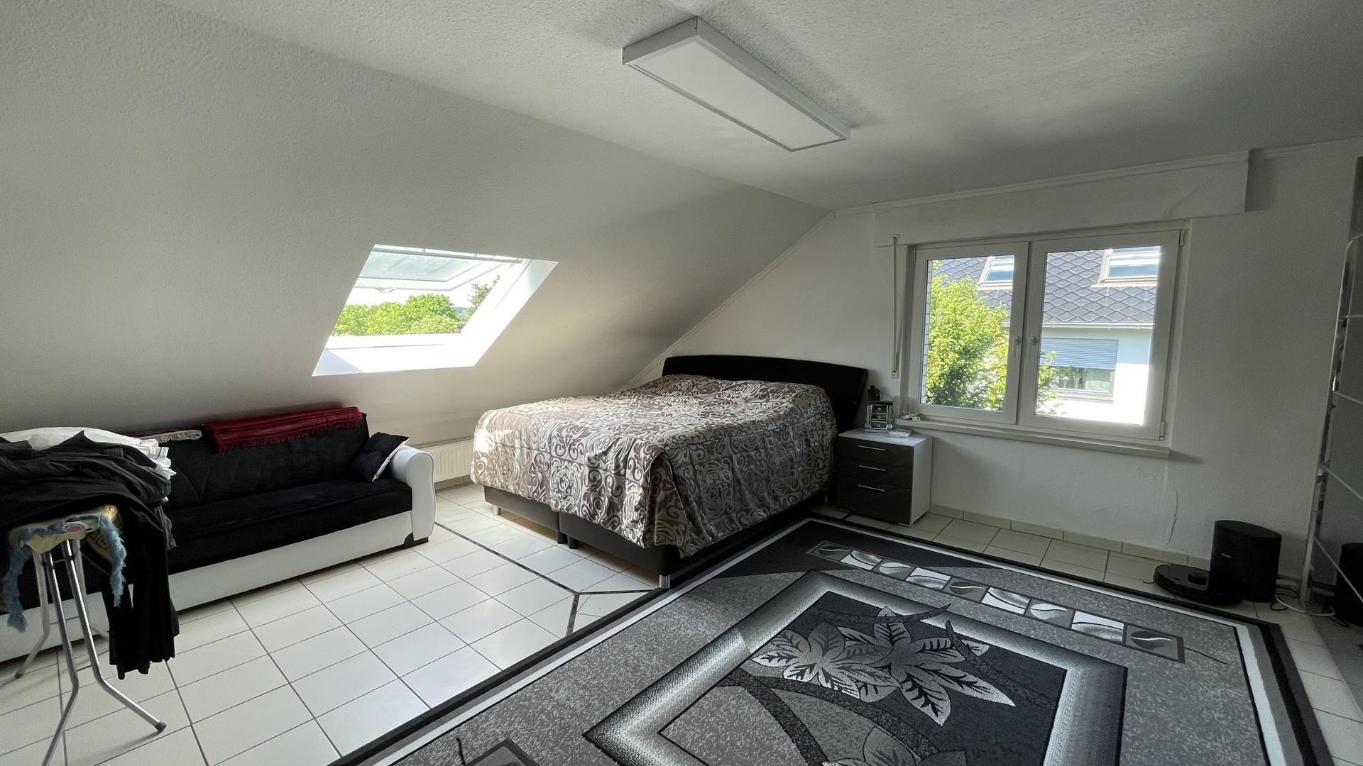 Schlafzimmer DG