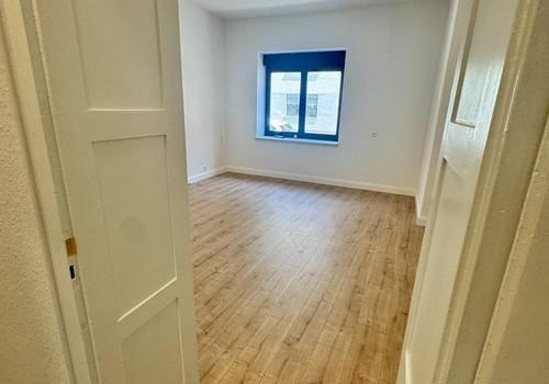 Zimmer 1 ROOM "L" 