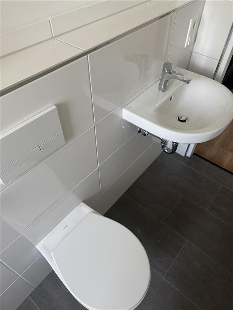 WC und Waschbecken